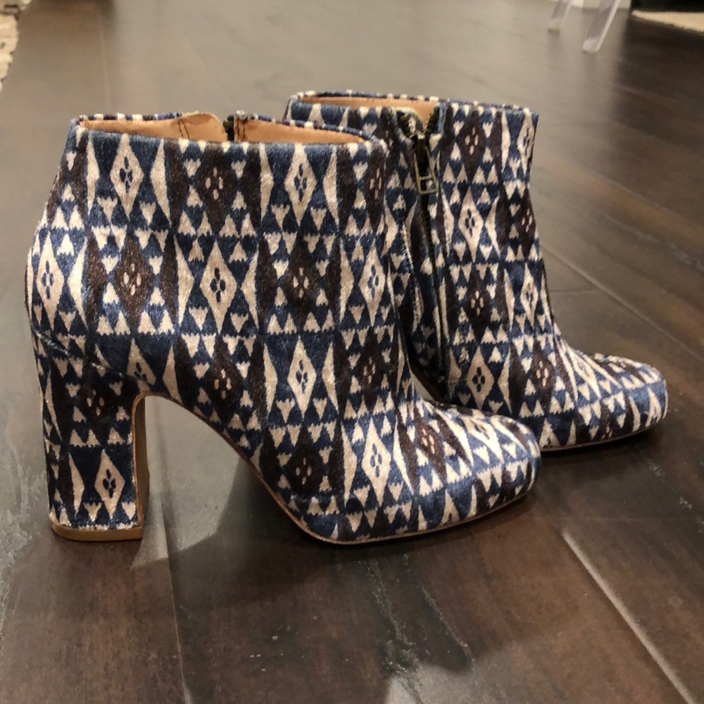 Madewell Nealy Boot in Ocean print.